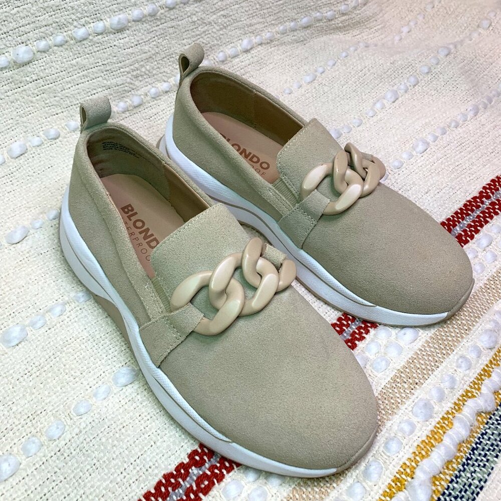 Blondo Womens Mckayla Kayla Sneakers Chunky Slip On Chain Beige Suede Size 6.5M